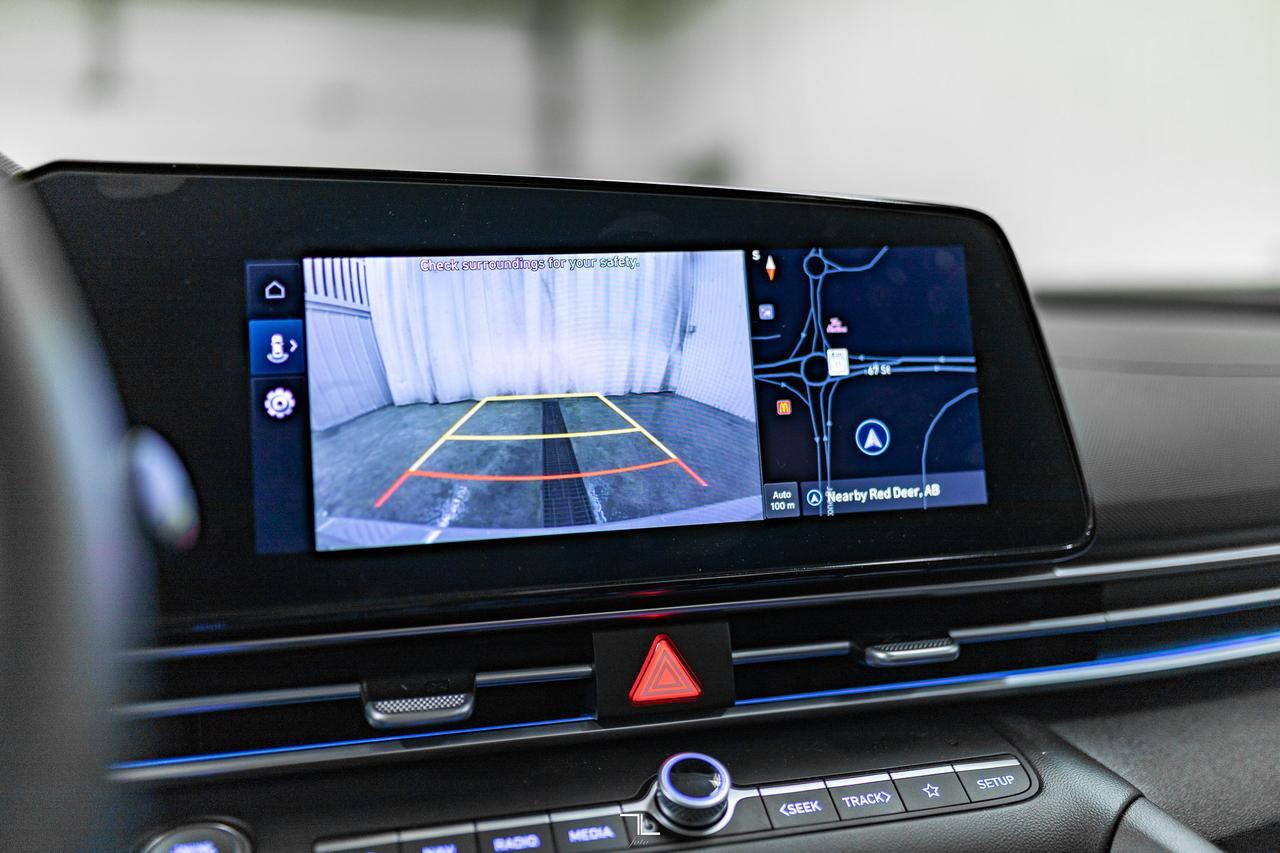 2023 Hyundai Elantra Luxury Leather Roof Nav BCam Red Deer AB