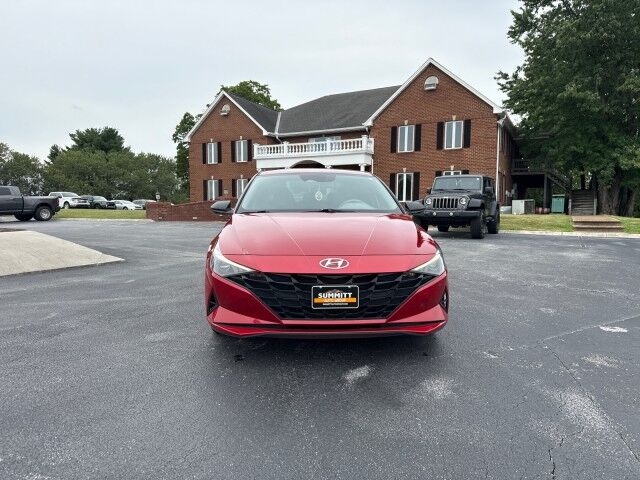 2023 Hyundai Elantra SE