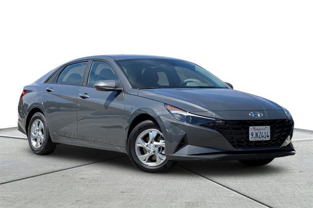 2023 Hyundai Elantra SE