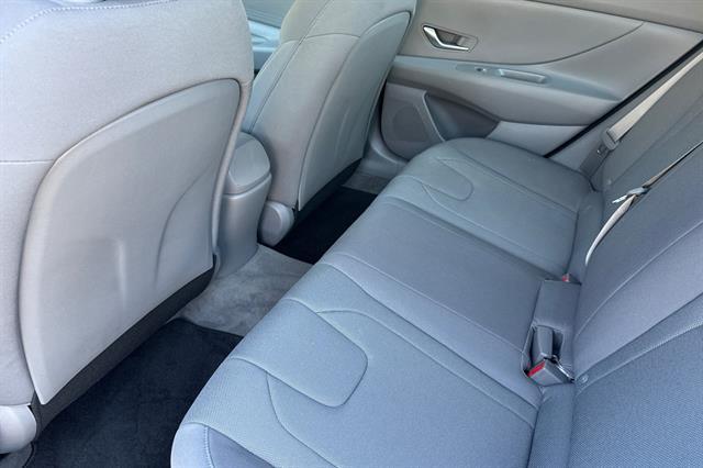 2023 Hyundai Elantra SE