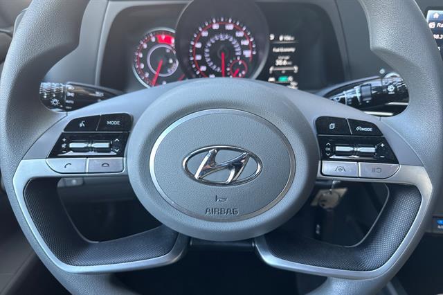 2023 Hyundai Elantra SE