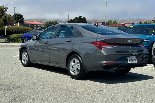 2023 Hyundai Elantra SE
