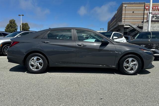 2023 Hyundai Elantra SE