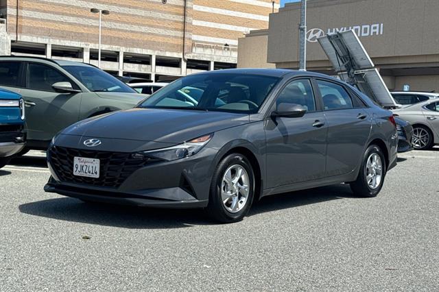 2023 Hyundai Elantra SE