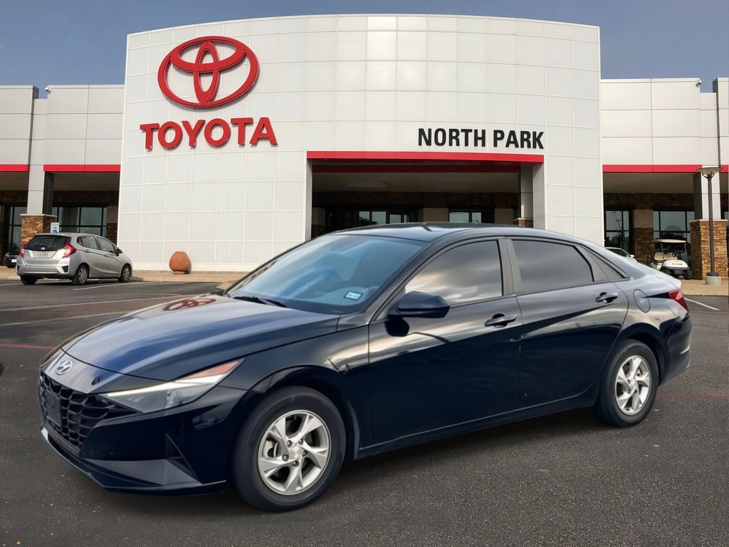 2023 Hyundai Elantra SE