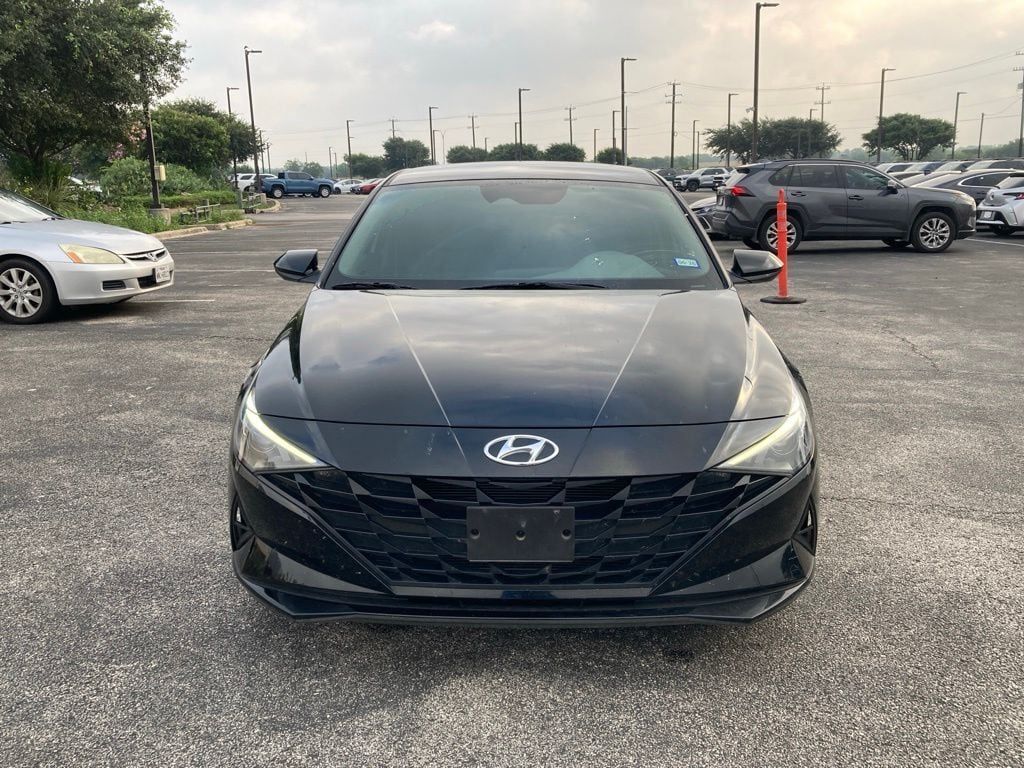 2023 Hyundai Elantra SE