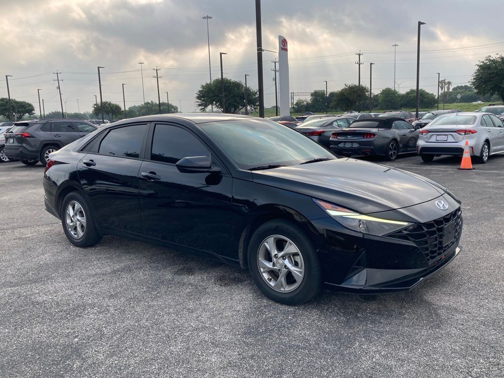2023 Hyundai Elantra SE