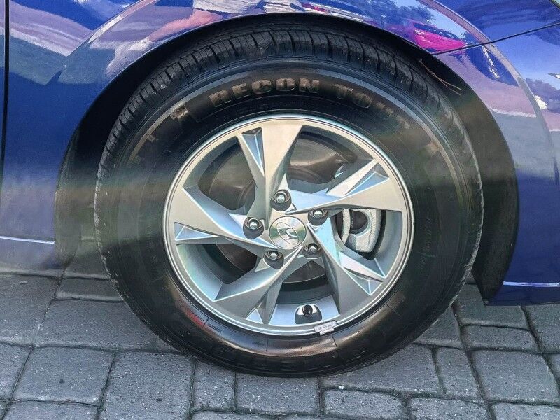 2023 Hyundai Elantra SE Wilmington NC