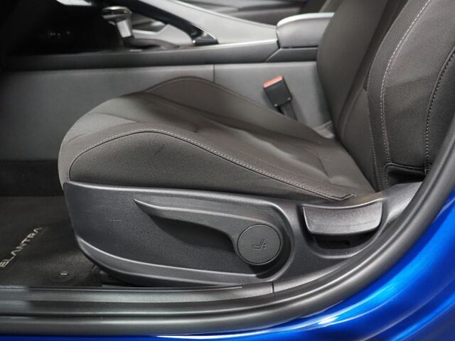 2023 Hyundai Elantra SEL *CONVENIENCE PKG, NAVIGATION, ADAPTIVE CRUISE, SAFETY ALERTS, BACKUP-CAMERA, COLOR TOUCHSCREEN, HEATED SEATS, KEYLESS ENTRY, WIRELESS CHARGING, ANDROID & APPLE Round Rock TX
