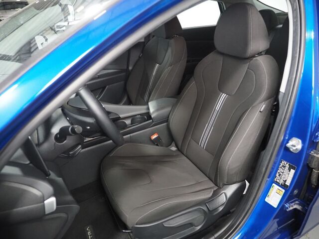 2023 Hyundai Elantra SEL *CONVENIENCE PKG, NAVIGATION, ADAPTIVE CRUISE, SAFETY ALERTS, BACKUP-CAMERA, COLOR TOUCHSCREEN, HEATED SEATS, KEYLESS ENTRY, WIRELESS CHARGING, ANDROID & APPLE Round Rock TX