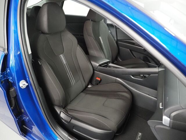 2023 Hyundai Elantra SEL *CONVENIENCE PKG, NAVIGATION, ADAPTIVE CRUISE, SAFETY ALERTS, BACKUP-CAMERA, COLOR TOUCHSCREEN, HEATED SEATS, KEYLESS ENTRY, WIRELESS CHARGING, ANDROID & APPLE Round Rock TX
