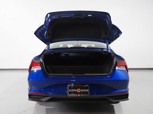 2023 Hyundai Elantra SEL *CONVENIENCE PKG, NAVIGATION, ADAPTIVE CRUISE, SAFETY ALERTS, BACKUP-CAMERA, COLOR TOUCHSCREEN, HEATED SEATS, KEYLESS ENTRY, WIRELESS CHARGING, ANDROID & APPLE Round Rock TX