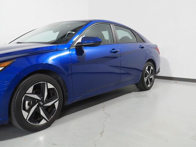 2023 Hyundai Elantra SEL *CONVENIENCE PKG, NAVIGATION, ADAPTIVE CRUISE, SAFETY ALERTS, BACKUP-CAMERA, COLOR TOUCHSCREEN, HEATED SEATS, KEYLESS ENTRY, WIRELESS CHARGING, ANDROID & APPLE Round Rock TX