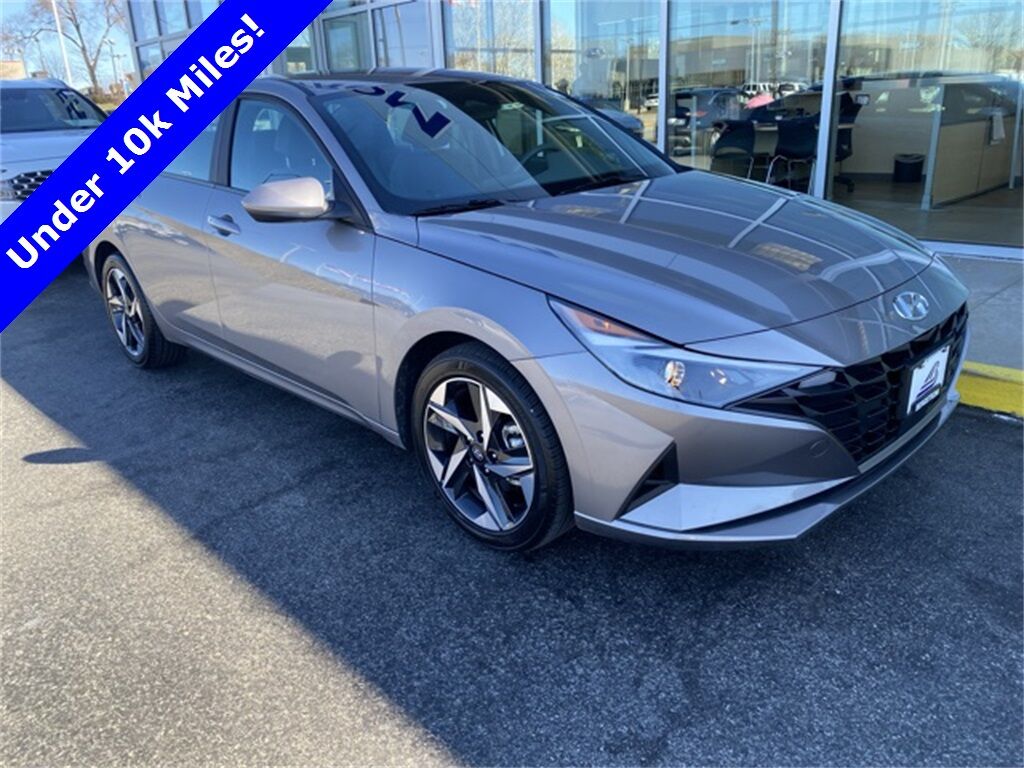 Used 2023 Hyundai Elantra Green Bay WI