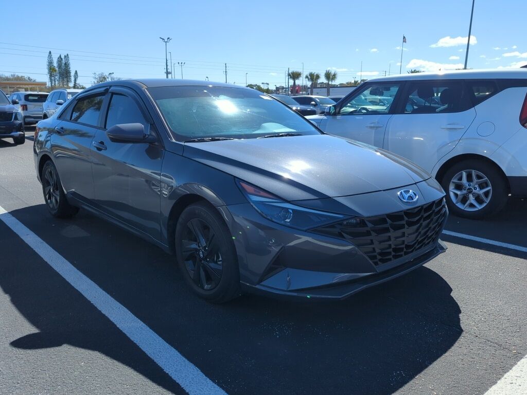 2023 Hyundai Elantra SEL Oshkosh WI