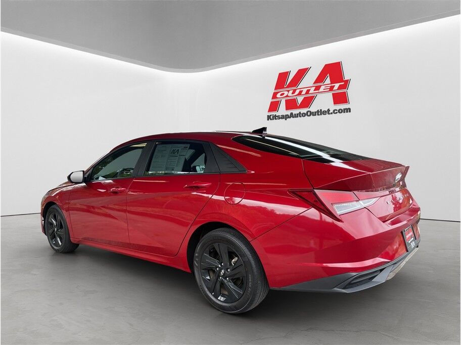 2023 Hyundai Elantra SEL Sedan 4D