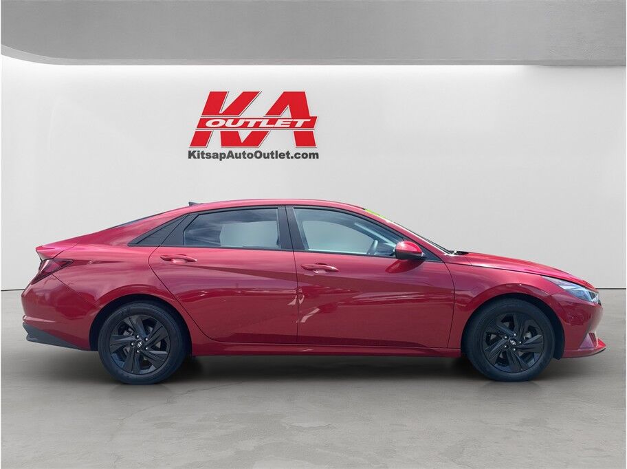 2023 Hyundai Elantra SEL Sedan 4D
