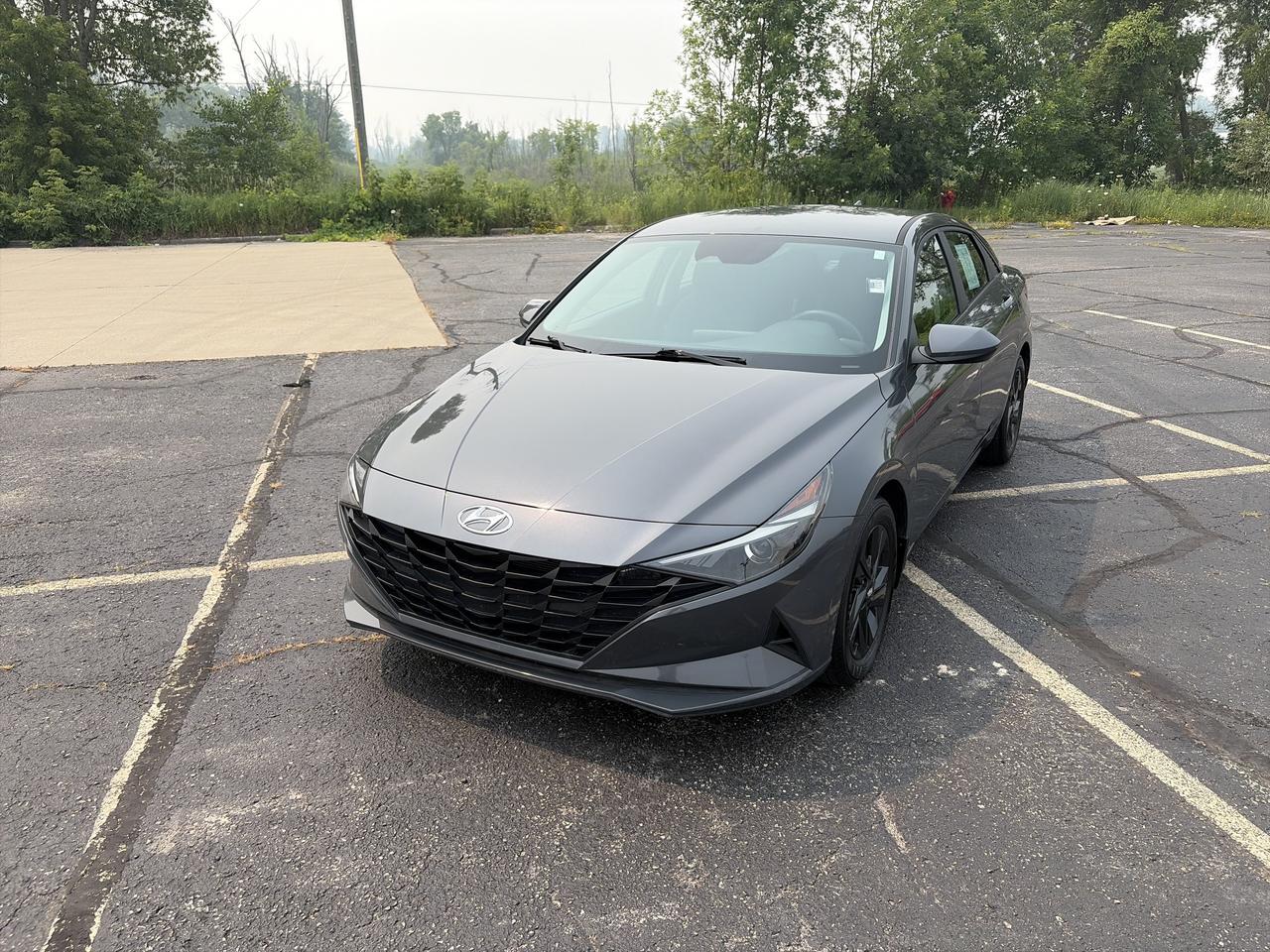 2023 Hyundai Elantra SEL w/SafeExitWarning PushButtonStart RearCamera