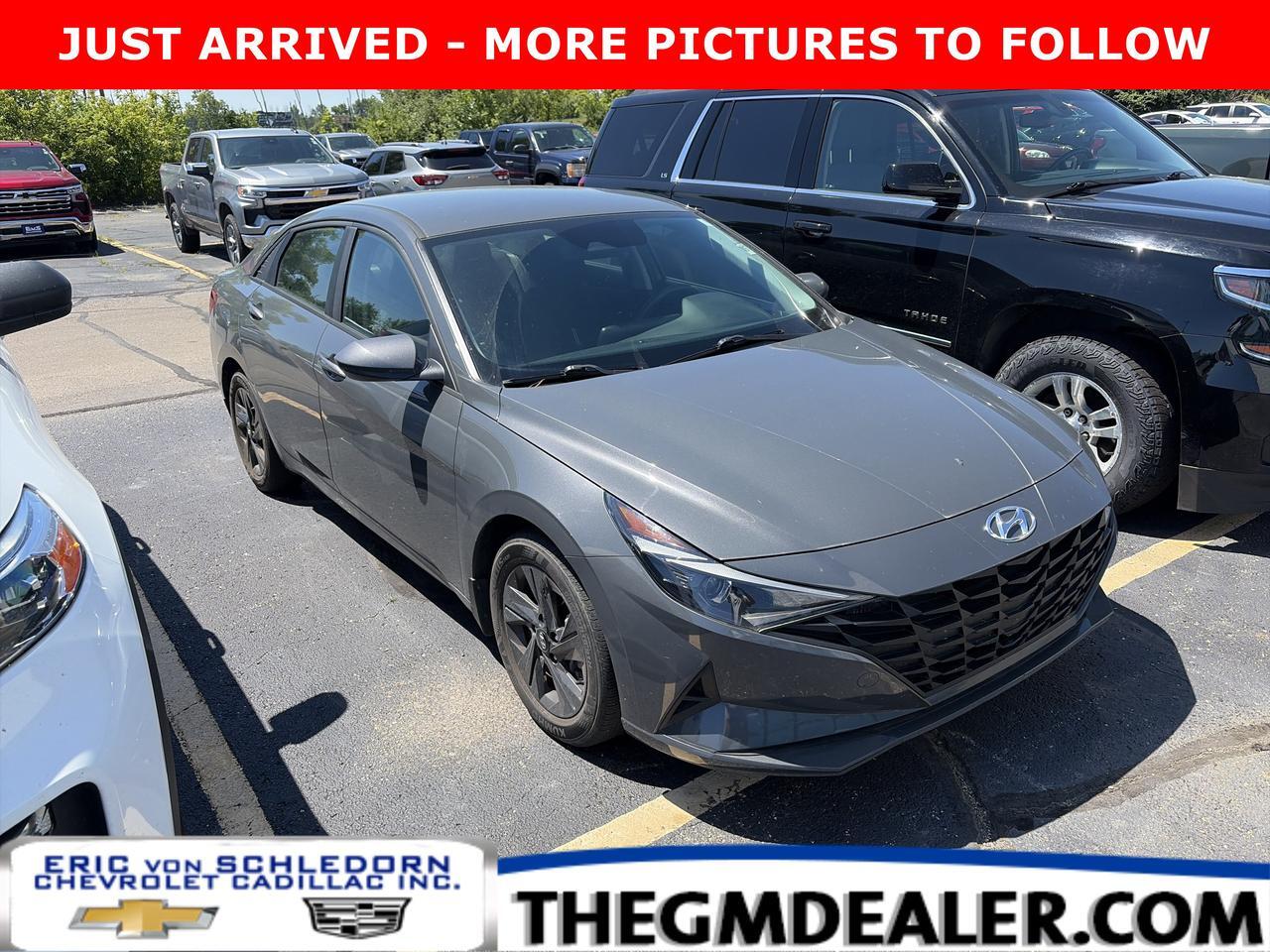 2023 Hyundai Elantra SEL w/SafeExitWarning PushButtonStart RearCamera