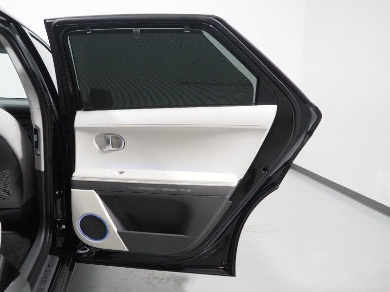 2023 Hyundai IONIQ 5 Limited AWD *HEADS-UP DISPLAY, PANORAMA GLASS ROOF, NAVIGATION, ADAPTIVE CRUISE, 360 VIEW CAMERAS, SMART PARKING, CLIMATE SEATS, HEATED STEERING, WIRELESS CHARGING, BOSE AUDIO, ANDROID & APPLE Round Rock TX