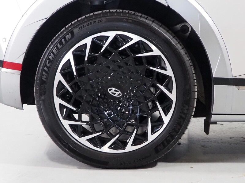 2023 Hyundai IONIQ 5 Limited AWD *HEADS-UP DISPLAY, PANORAMA GLASS ROOF, NAVIGATION, ADAPTIVE CRUISE, 360 VIEW CAMERAS, SMART PARKING, CLIMATE SEATS, HEATED STEERING, WIRELESS CHARGING, BOSE AUDIO, ANDROID & APPLE Round Rock TX