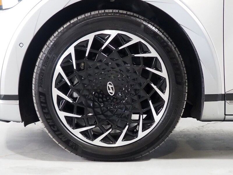 2023 Hyundai IONIQ 5 Limited AWD *HEADS-UP DISPLAY, PANORAMA GLASS ROOF, NAVIGATION, ADAPTIVE CRUISE, 360 VIEW CAMERAS, SMART PARKING, CLIMATE SEATS, HEATED STEERING, WIRELESS CHARGING, BOSE AUDIO, ANDROID & APPLE Round Rock TX