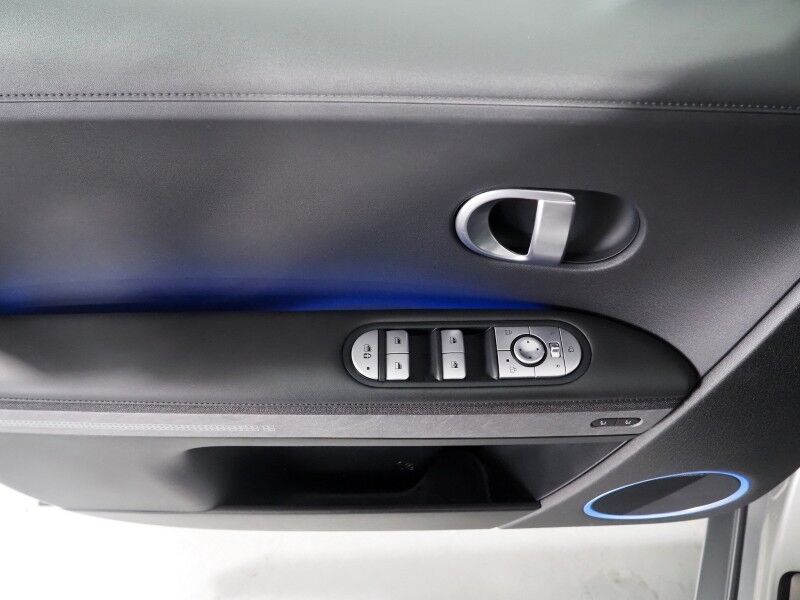 2023 Hyundai IONIQ 5 Limited AWD *HEADS-UP DISPLAY, PANORAMA GLASS ROOF, NAVIGATION, ADAPTIVE CRUISE, 360 VIEW CAMERAS, SMART PARKING, CLIMATE SEATS, HEATED STEERING, WIRELESS CHARGING, BOSE AUDIO, ANDROID & APPLE Round Rock TX