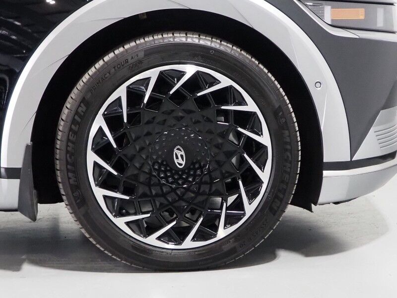 2023 Hyundai IONIQ 5 Limited AWD *HEADS-UP DISPLAY, PANORAMA GLASS ROOF, NAVIGATION, ADAPTIVE CRUISE, 360 VIEW CAMERAS, SMART PARKING, CLIMATE SEATS, HEATED STEERING, WIRELESS CHARGING, BOSE AUDIO, ANDROID & APPLE Round Rock TX