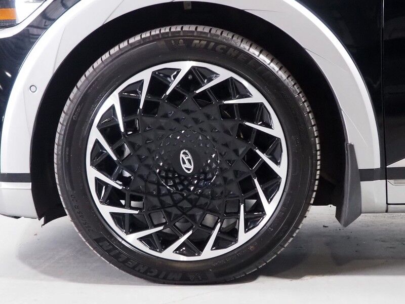 2023 Hyundai IONIQ 5 Limited AWD *HEADS-UP DISPLAY, PANORAMA GLASS ROOF, NAVIGATION, ADAPTIVE CRUISE, 360 VIEW CAMERAS, SMART PARKING, CLIMATE SEATS, HEATED STEERING, WIRELESS CHARGING, BOSE AUDIO, ANDROID & APPLE Round Rock TX