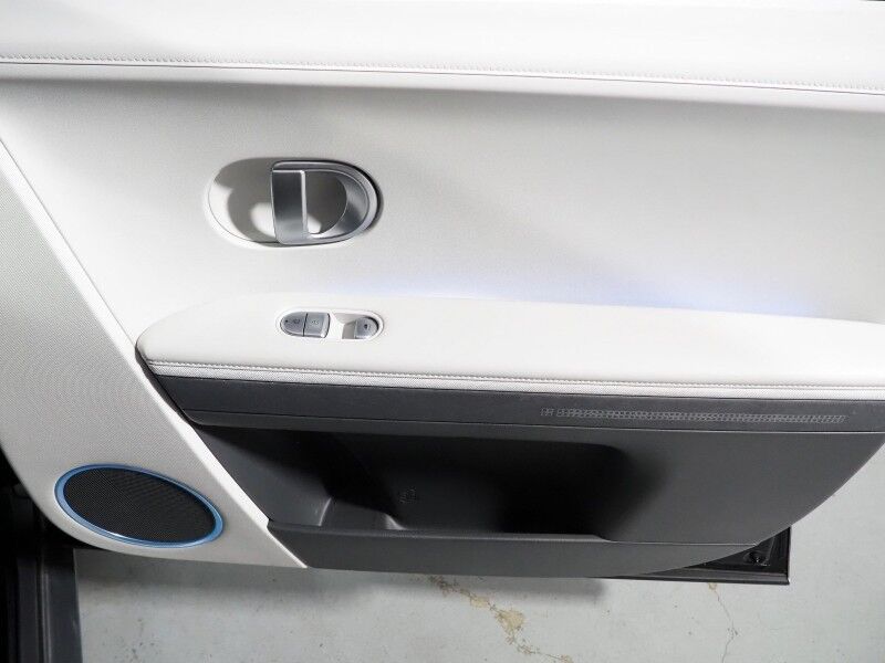 2023 Hyundai IONIQ 5 Limited AWD *HEADS-UP DISPLAY, PANORAMA GLASS ROOF, NAVIGATION, ADAPTIVE CRUISE, 360 VIEW CAMERAS, SMART PARKING, CLIMATE SEATS, HEATED STEERING, WIRELESS CHARGING, BOSE AUDIO, ANDROID & APPLE Round Rock TX