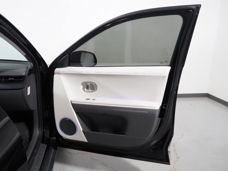 2023 Hyundai IONIQ 5 Limited AWD *HEADS-UP DISPLAY, PANORAMA GLASS ROOF, NAVIGATION, ADAPTIVE CRUISE, 360 VIEW CAMERAS, SMART PARKING, CLIMATE SEATS, HEATED STEERING, WIRELESS CHARGING, BOSE AUDIO, ANDROID & APPLE Round Rock TX