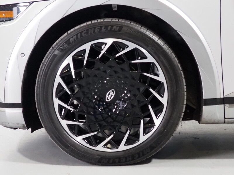 2023 Hyundai IONIQ 5 Limited AWD *HEADS-UP DISPLAY, PANORAMA GLASS ROOF, NAVIGATION, ADAPTIVE CRUISE, 360 VIEW CAMERAS, SMART PARKING, CLIMATE SEATS, HEATED STEERING, WIRELESS CHARGING, BOSE AUDIO, APPLE CARPLAY Round Rock TX