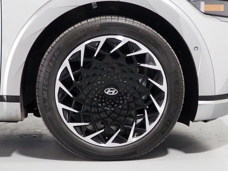 2023 Hyundai IONIQ 5 Limited AWD *HEADS-UP DISPLAY, PANORAMA GLASS ROOF, NAVIGATION, ADAPTIVE CRUISE, 360 VIEW CAMERAS, SMART PARKING, CLIMATE SEATS, HEATED STEERING, WIRELESS CHARGING, BOSE AUDIO, APPLE CARPLAY Round Rock TX