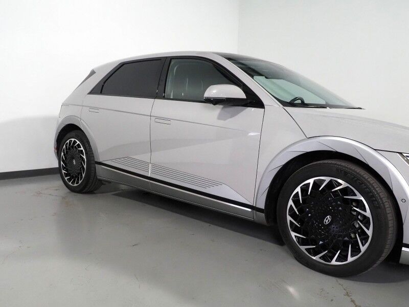 2023 Hyundai IONIQ 5 Limited AWD *HEADS-UP DISPLAY, PANORAMA GLASS ROOF, NAVIGATION, ADAPTIVE CRUISE, 360 VIEW CAMERAS, SMART PARKING, CLIMATE SEATS, HEATED STEERING, WIRELESS CHARGING, BOSE AUDIO, APPLE CARPLAY Round Rock TX