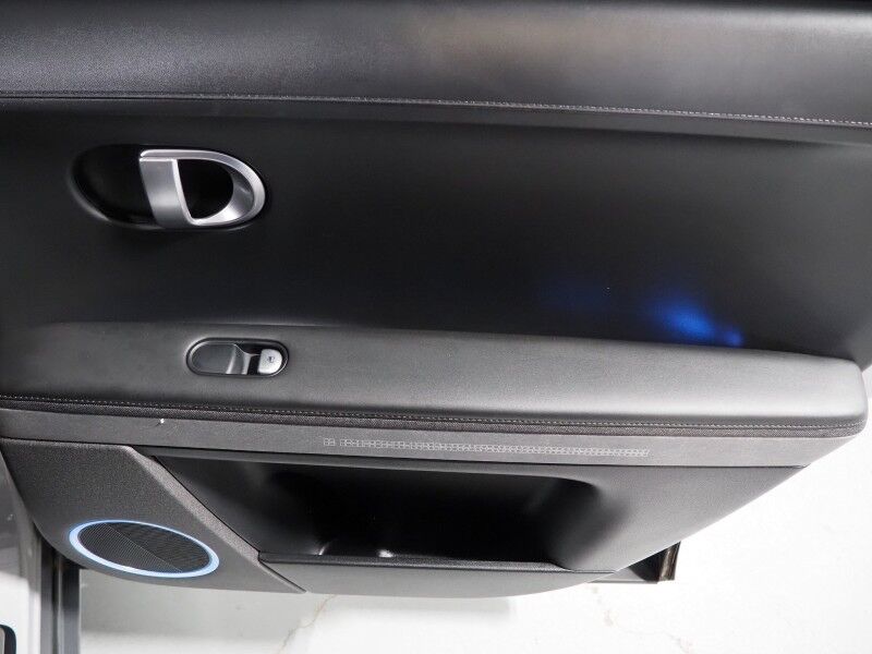 2023 Hyundai IONIQ 5 Limited AWD *HEADS-UP DISPLAY, PANORAMA GLASS ROOF, NAVIGATION, ADAPTIVE CRUISE, 360 VIEW CAMERAS, SMART PARKING, CLIMATE SEATS, HEATED STEERING, WIRELESS CHARGING, BOSE AUDIO, APPLE CARPLAY Round Rock TX