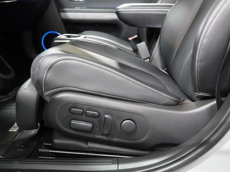 2023 Hyundai IONIQ 5 Limited AWD *HEADS-UP DISPLAY, PANORAMA GLASS ROOF, NAVIGATION, ADAPTIVE CRUISE, 360 VIEW CAMERAS, SMART PARKING, CLIMATE SEATS, HEATED STEERING, WIRELESS CHARGING, BOSE AUDIO, APPLE CARPLAY Round Rock TX