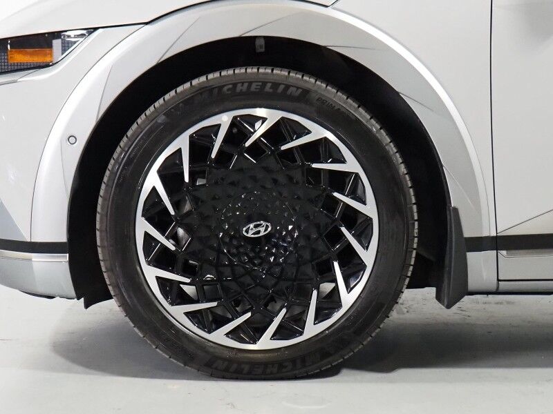 2023 Hyundai IONIQ 5 Limited AWD *HEADS-UP DISPLAY, PANORAMA GLASS ROOF, NAVIGATION, ADAPTIVE CRUISE, 360 VIEW CAMERAS, SMART PARKING, CLIMATE SEATS, HEATED STEERING, WIRELESS CHARGING, BOSE AUDIO, APPLE CARPLAY Round Rock TX