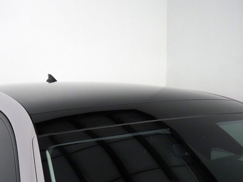 2023 Hyundai IONIQ 5 Limited AWD *HEADS-UP DISPLAY, PANORAMA GLASS ROOF, NAVIGATION, ADAPTIVE CRUISE, 360 VIEW CAMERAS, SMART PARKING, CLIMATE SEATS, HEATED STEERING, WIRELESS CHARGING, BOSE AUDIO, APPLE CARPLAY Round Rock TX