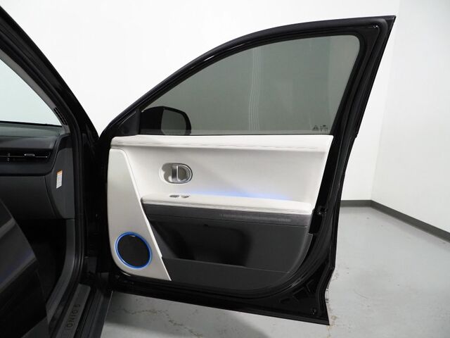 2023 Hyundai IONIQ 5 Limited AWD *HEADS-UP DISPLAY, PANORAMA GLASS ROOF, NAVIGATION, ADAPTIVE CRUISE, 360 VIEW CAMERAS, SMART PARKING, CLIMATE SEATS, HEATED STEERING, WIRELESS CHARGING, BOSE AUDIO, APPLE CARPLAY Round Rock TX