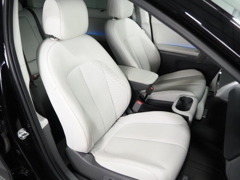 2023 Hyundai IONIQ 5 Limited *HEADS-UP DISPLAY, PANORAMA GLASS ROOF, NAVIGATION, ADAPTIVE CRUISE, 360 VIEW CAMERAS, SMART PARKING, CLIMATE SEATS, HEATED STEERING, WIRELESS CHARGING, BOSE AUDIO, ANDROID & APPLE