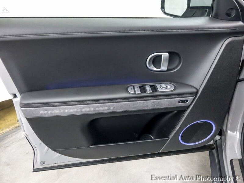 2023 Hyundai IONIQ 5 Limited PRICE INCLUDES $4000 IRS TAX CREDIT!! YOU MUST QUALIFY!! Willowbrook IL