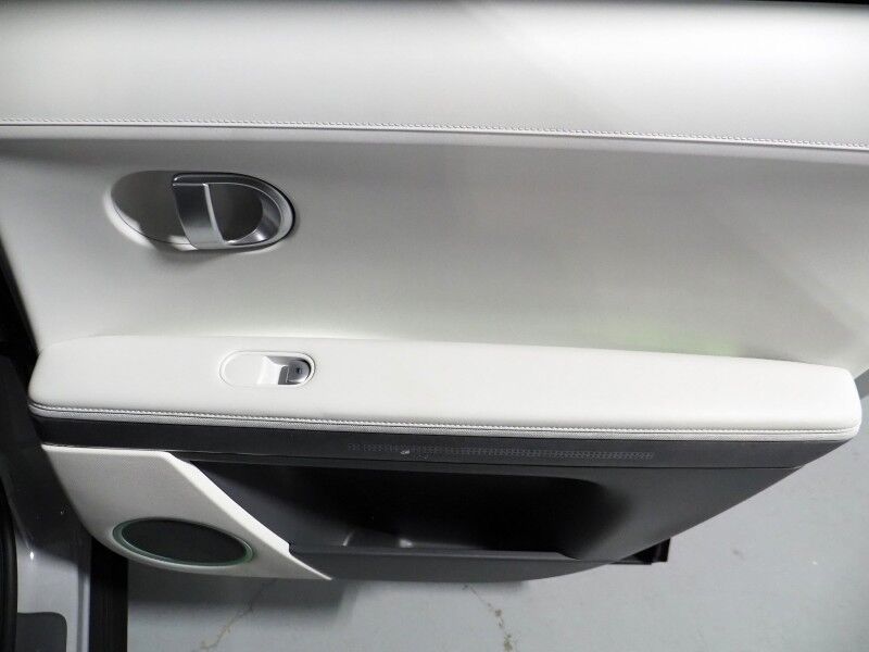 2023 Hyundai IONIQ 5 SEL (77 kWh Battery - 303 Mile Range) *NAVIGATION, SAFETY ALERTS, ADAPTIVE CRUISE, BACKUP-CAMERA, COLOR TOUCHSCREEN, HEATED SEATS/STEERING, POWER TAILGATE, WIRELESS CHARGING, ANDROID & APPLE Round Rock TX