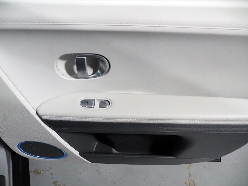 2023 Hyundai IONIQ 5 SEL (77 kWh Battery - 303 Mile Range) *NAVIGATION, SAFETY ALERTS, ADAPTIVE CRUISE, BACKUP-CAMERA, COLOR TOUCHSCREEN, HEATED SEATS/STEERING, POWER TAILGATE, WIRELESS CHARGING, ANDROID & APPLE Round Rock TX