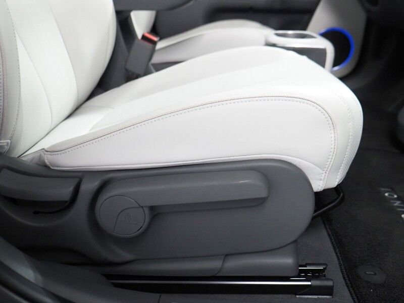 2023 Hyundai IONIQ 5 SEL (77 kWh Battery - 303 Mile Range) *NAVIGATION, SAFETY ALERTS, ADAPTIVE CRUISE, BACKUP-CAMERA, COLOR TOUCHSCREEN, HEATED SEATS/STEERING, POWER TAILGATE, WIRELESS CHARGING, ANDROID & APPLE Round Rock TX