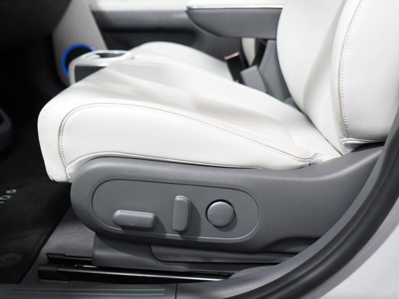 2023 Hyundai IONIQ 5 SEL (77 kWh Battery - 303 Mile Range) *NAVIGATION, SAFETY ALERTS, ADAPTIVE CRUISE, BACKUP-CAMERA, COLOR TOUCHSCREEN, HEATED SEATS/STEERING, POWER TAILGATE, WIRELESS CHARGING, ANDROID & APPLE Round Rock TX