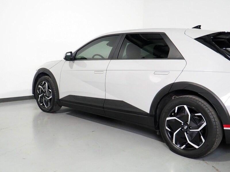 2023 Hyundai IONIQ 5 SEL AWD *NAVIGATION, ADAPTIVE CRUISE, SAFETY ALERTS, BACKUP-CAMERA, COLOR TOUCHSCREEN, HEATED SEATS/STEERING, POWER LIFTGATE, WIRELESS CHARGING, ANDROID & APPLE Round Rock TX