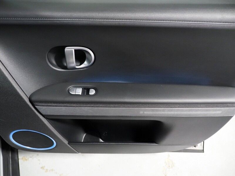 2023 Hyundai IONIQ 5 SEL AWD *NAVIGATION, ADAPTIVE CRUISE, SAFETY ALERTS, BACKUP-CAMERA, COLOR TOUCHSCREEN, HEATED SEATS/STEERING, POWER LIFTGATE, WIRELESS CHARGING, ANDROID & APPLE Round Rock TX