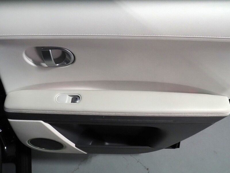 2023 Hyundai IONIQ 5 SEL AWD *NAVIGATION, ADAPTIVE CRUISE, SAFETY ALERTS, BACKUP-CAMERA, COLOR TOUCHSCREEN, HEATED SEATS/STEERING, POWER LIFTGATE, WIRELESS CHARGING, ANDROID & APPLE Round Rock TX