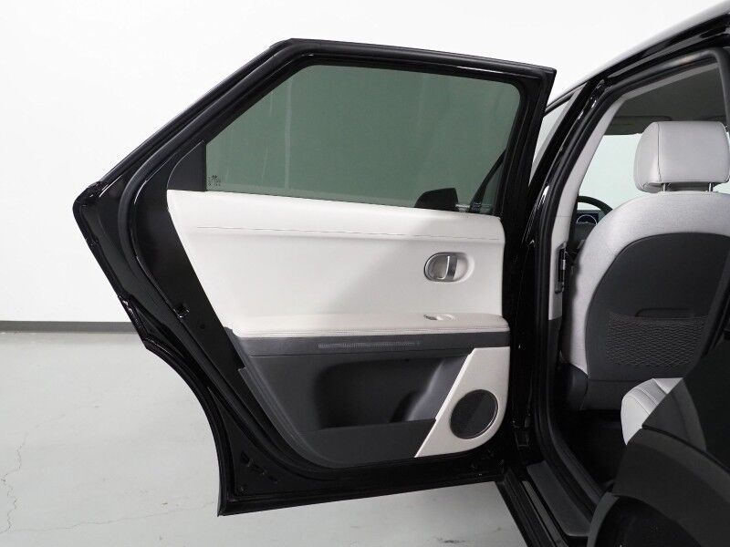 2023 Hyundai IONIQ 5 SEL AWD *NAVIGATION, ADAPTIVE CRUISE, SAFETY ALERTS, BACKUP-CAMERA, COLOR TOUCHSCREEN, HEATED SEATS/STEERING, POWER LIFTGATE, WIRELESS CHARGING, ANDROID & APPLE Round Rock TX