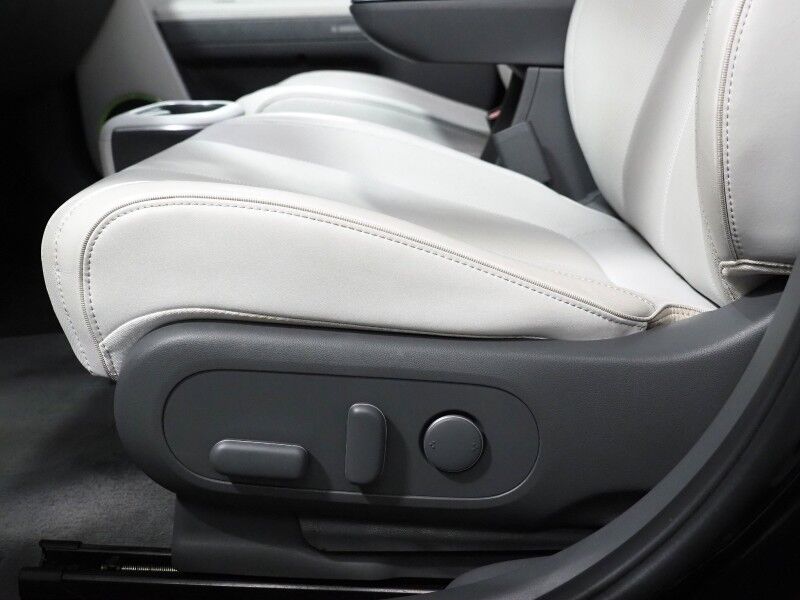 2023 Hyundai IONIQ 5 SEL AWD *NAVIGATION, ADAPTIVE CRUISE, SAFETY ALERTS, BACKUP-CAMERA, COLOR TOUCHSCREEN, HEATED SEATS/STEERING, POWER LIFTGATE, WIRELESS CHARGING, ANDROID & APPLE Round Rock TX